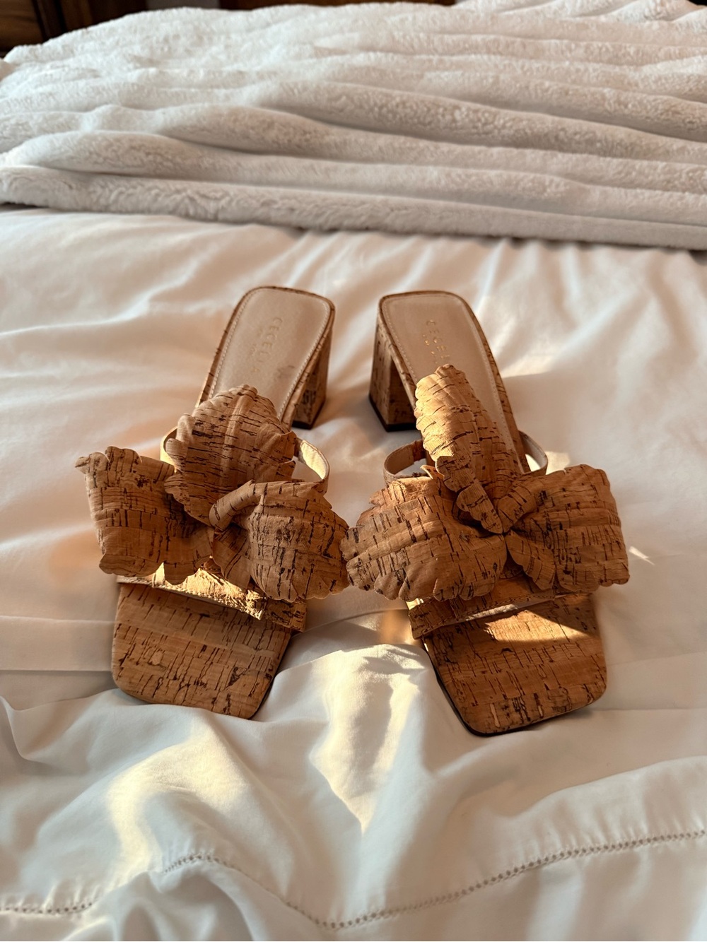 CECILIA NEW YORK Cork Bow Block Heel Mules - Tan New no tags no box